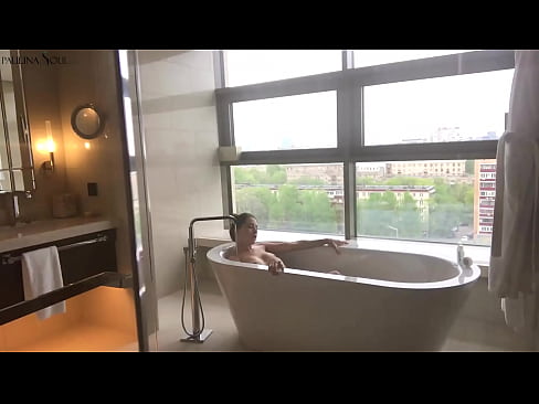 ❤️ Obrovská kočka vášnivě si honí kundu v koupelně ️ Anal video u cs.porn-93.ru ❌️